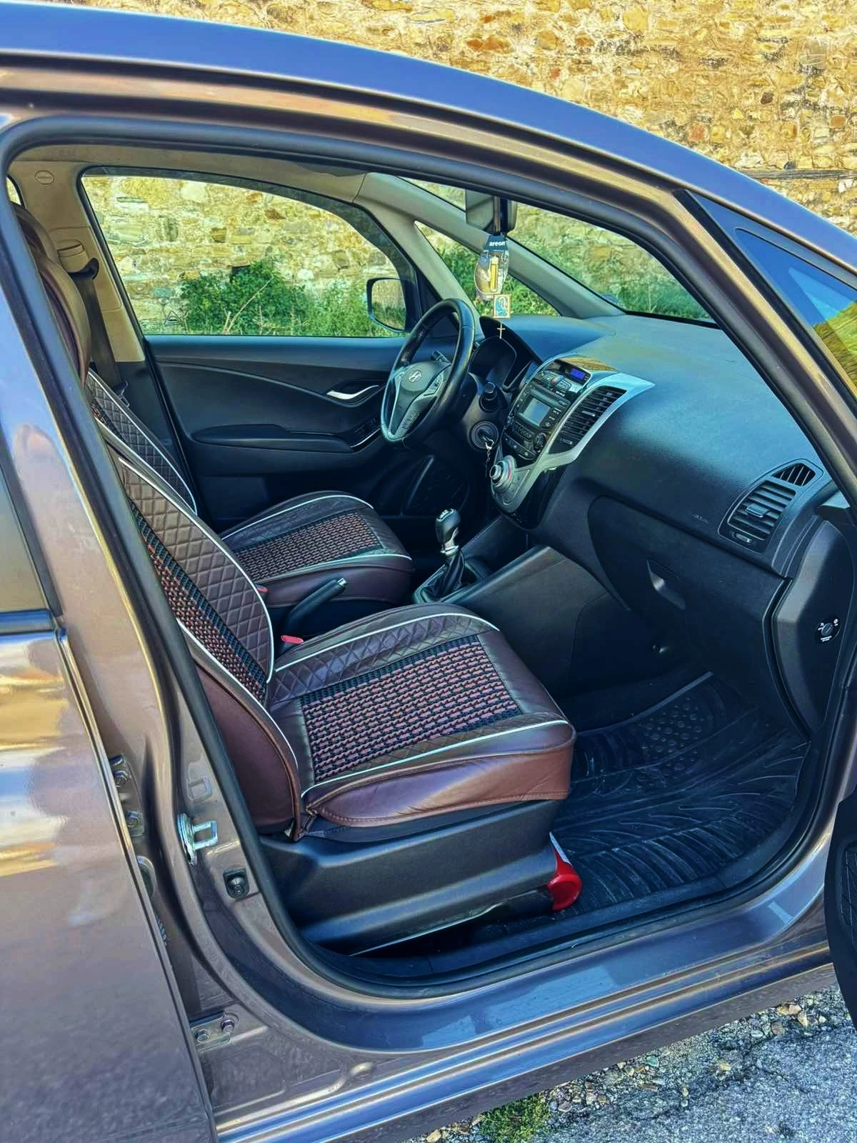 Hyundai Ix20, снимка 7 - Автомобили и джипове - 56301448