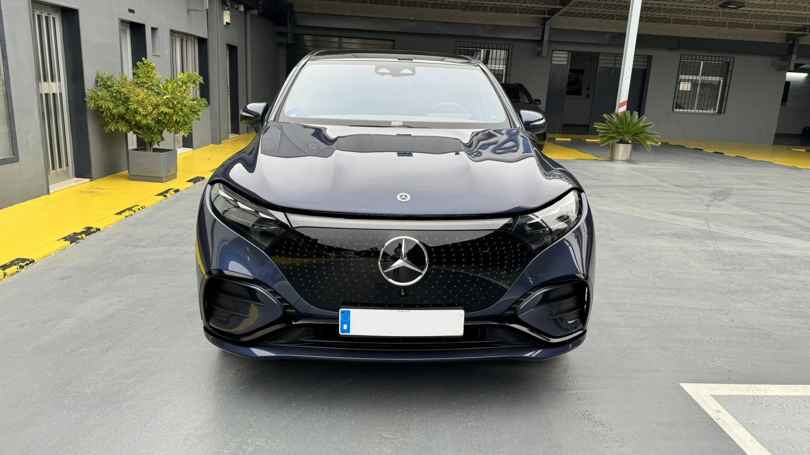 Mercedes-Benz EQS, снимка 2 - Автомобили и джипове - 56320420