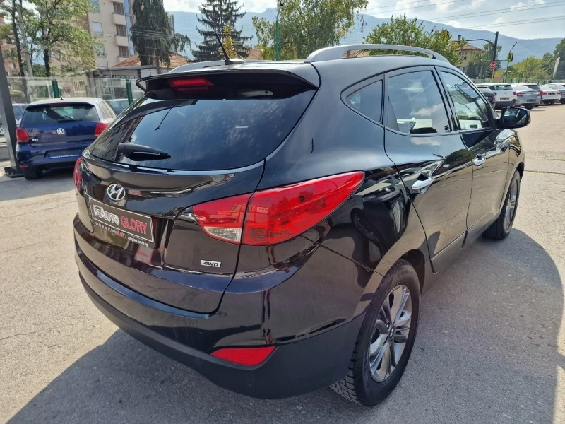 Hyundai IX35 (TUCSON) 2.4 BENZ, снимка 4 - Автомобили и джипове - 42460566