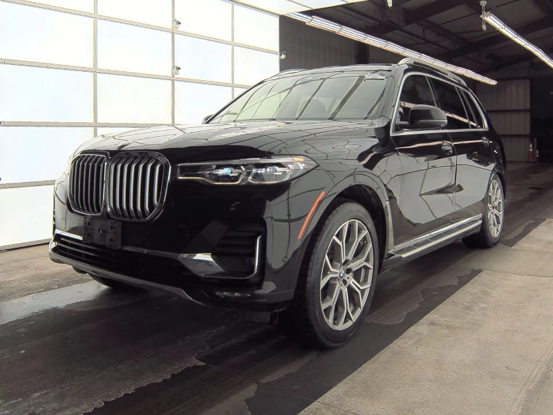 BMW X7 xDrive40i* Ambient* Auto Park* Обдухване* Подгрев*, снимка 1 - Автомобили и джипове - 48403614