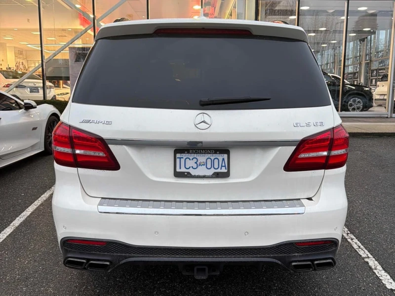 Mercedes-Benz GLS * AMG 63 * CARFAX * БЕЗ ПЪРВОНАЧАЛНА ВНОСКА, снимка 4 - Автомобили и джипове - 52776973