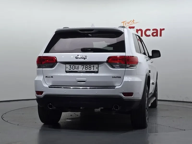 Jeep Cherokee 3.6 Limited/ ШИБЕДАХ/ ОБДУХВАНЕ/ ПОДГРЕВ/ КАМЕРА, снимка 4 - Автомобили и джипове - 56590661