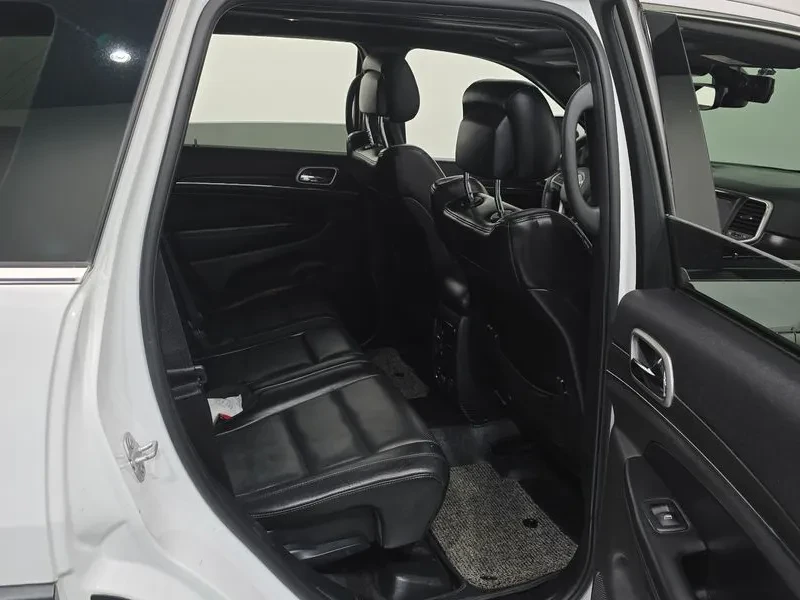 Jeep Cherokee 3.6 Limited/ ШИБЕДАХ/ ОБДУХВАНЕ/ ПОДГРЕВ/ КАМЕРА, снимка 11 - Автомобили и джипове - 56590661