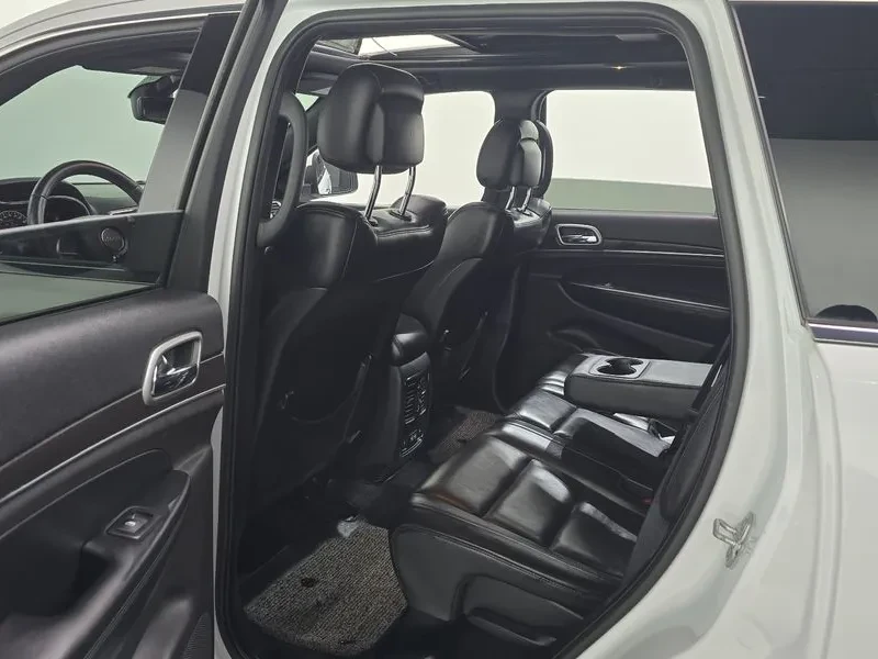 Jeep Cherokee 3.6 Limited/ ШИБЕДАХ/ ОБДУХВАНЕ/ ПОДГРЕВ/ КАМЕРА, снимка 12 - Автомобили и джипове - 56590661