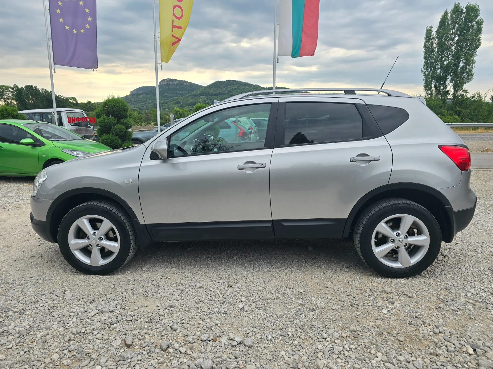 Nissan Qashqai 2.0 БЕНЗИН АВТОМАТИК  - изображение 2