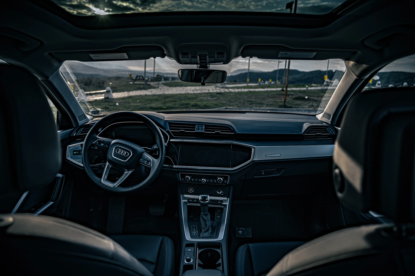 Audi Q3 2.0 TFSI QUATТRO S-LINE, снимка 10 - Автомобили и джипове - 54024857