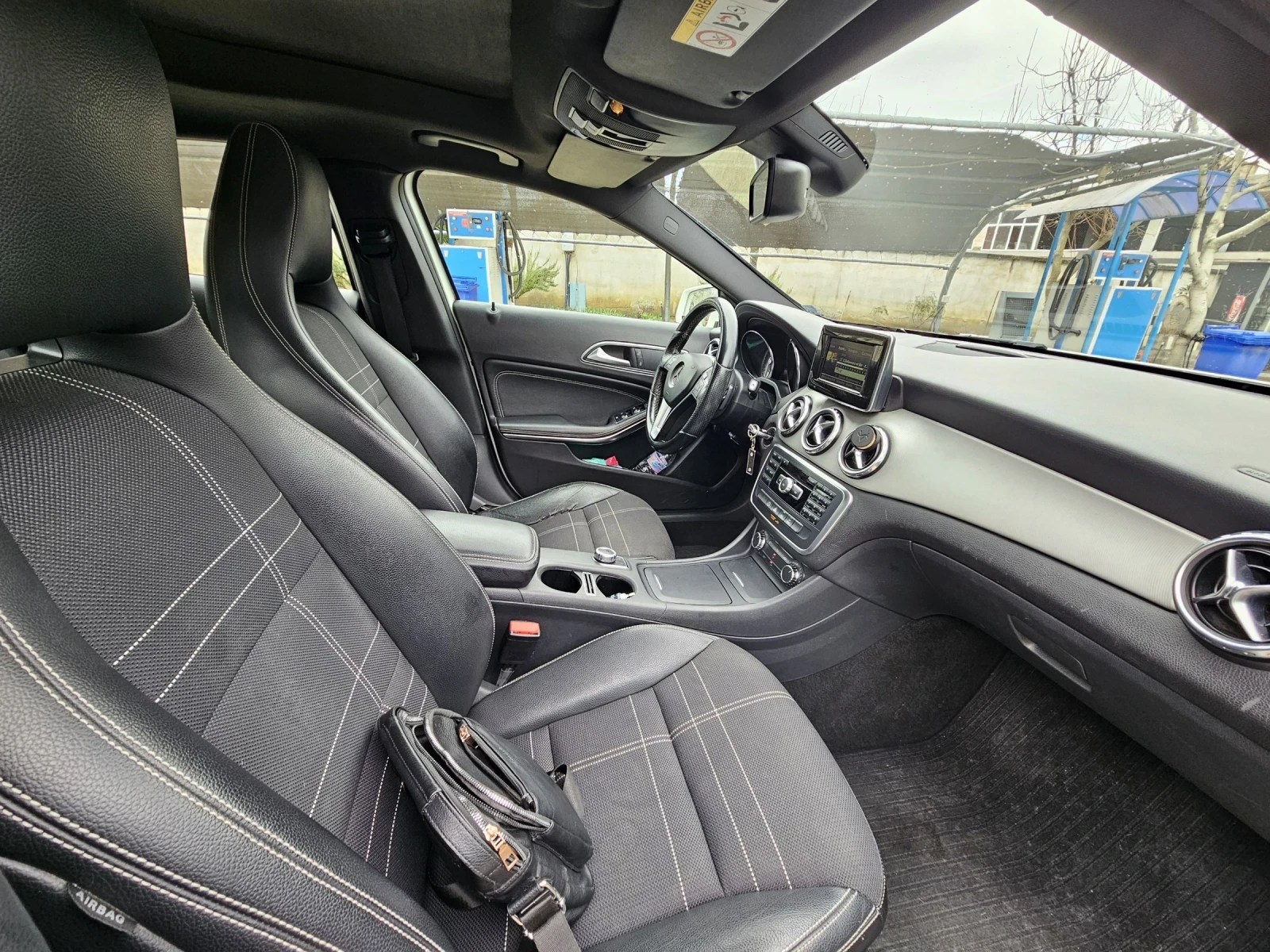 Mercedes-Benz GLA 200 2.2цди Панорама, снимка 11 - Автомобили и джипове - 53742104