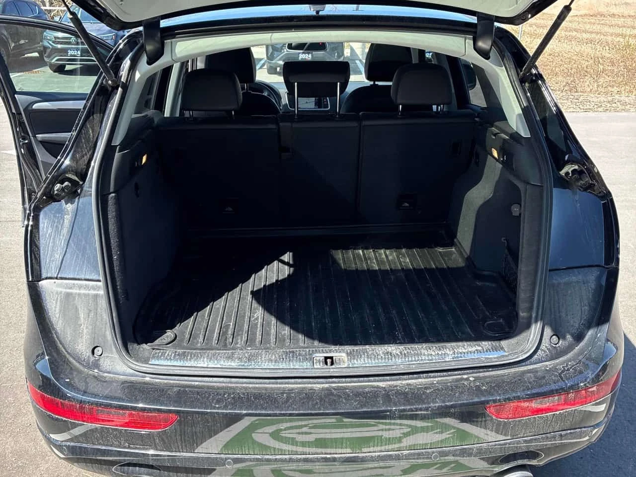 Audi Q5 * 2.0T Progressiv * CARFAX * БЕЗ ПЪРВОНАЧАЛНА ВНОС, снимка 12 - Автомобили и джипове - 54309254