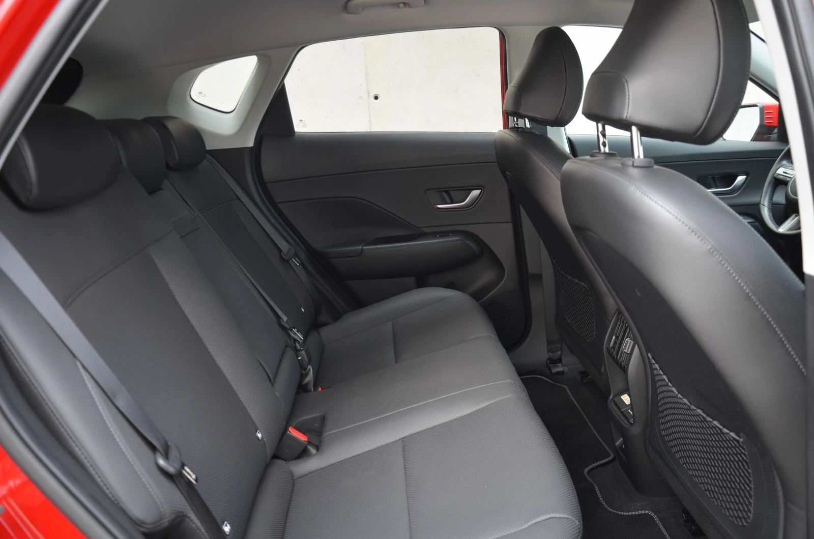 Hyundai Kona Premium EV, снимка 8 - Автомобили и джипове - 54836382