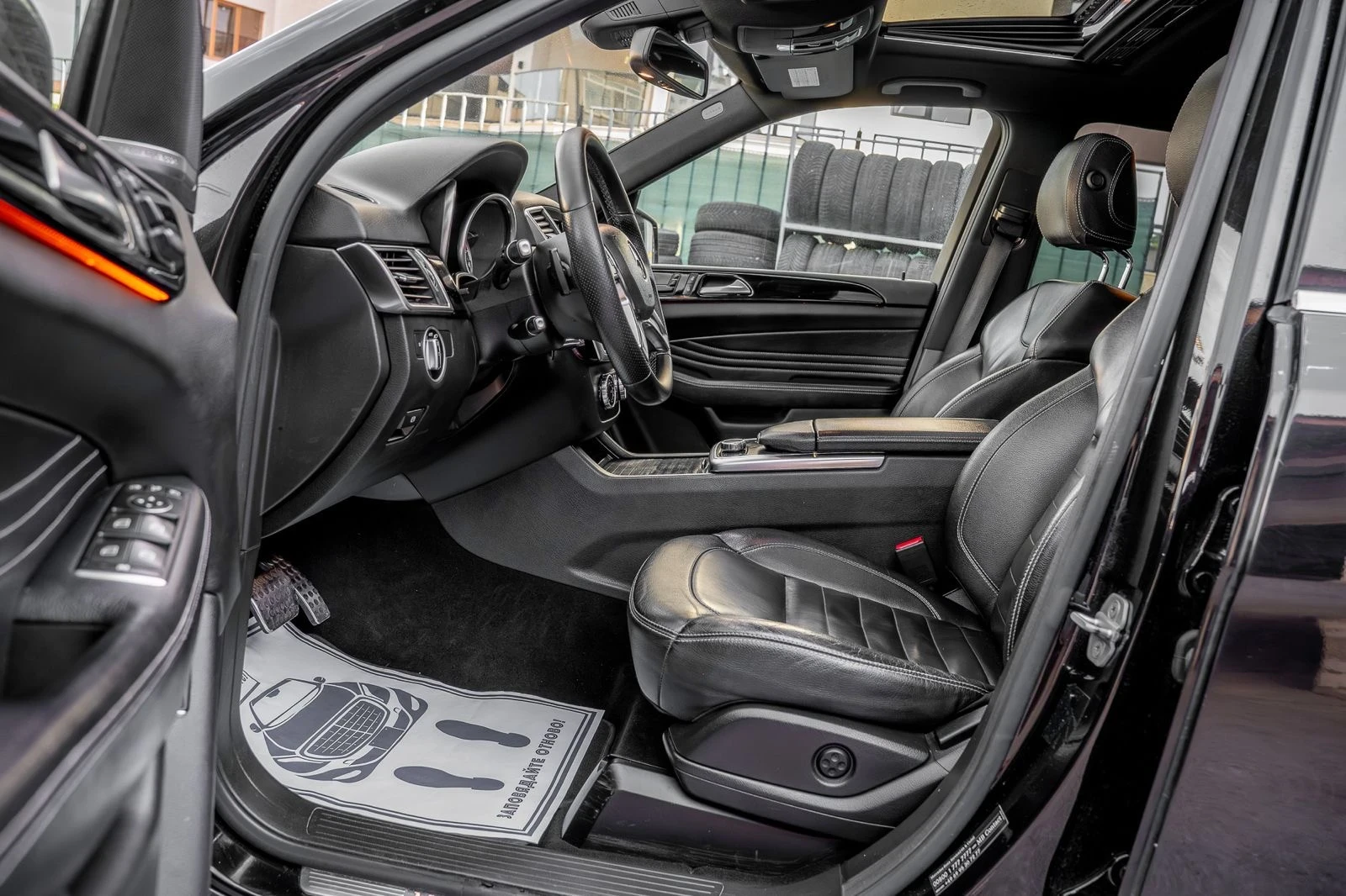 Mercedes-Benz ML 350 BlueTEC-AMG-Harman Kardon-AMBIENT-ПОДГРЕВ-КАМЕРА, снимка 13 - Автомобили и джипове - 54960585