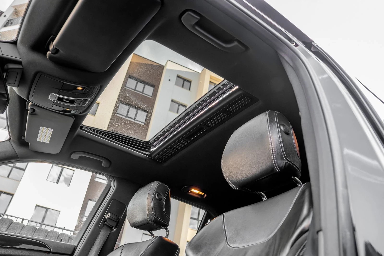 Mercedes-Benz ML 350 BlueTEC-AMG-Harman Kardon-AMBIENT-ПОДГРЕВ-КАМЕРА, снимка 8 - Автомобили и джипове - 54960585