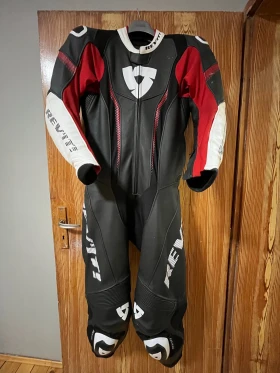 Цял екип, снимка 1