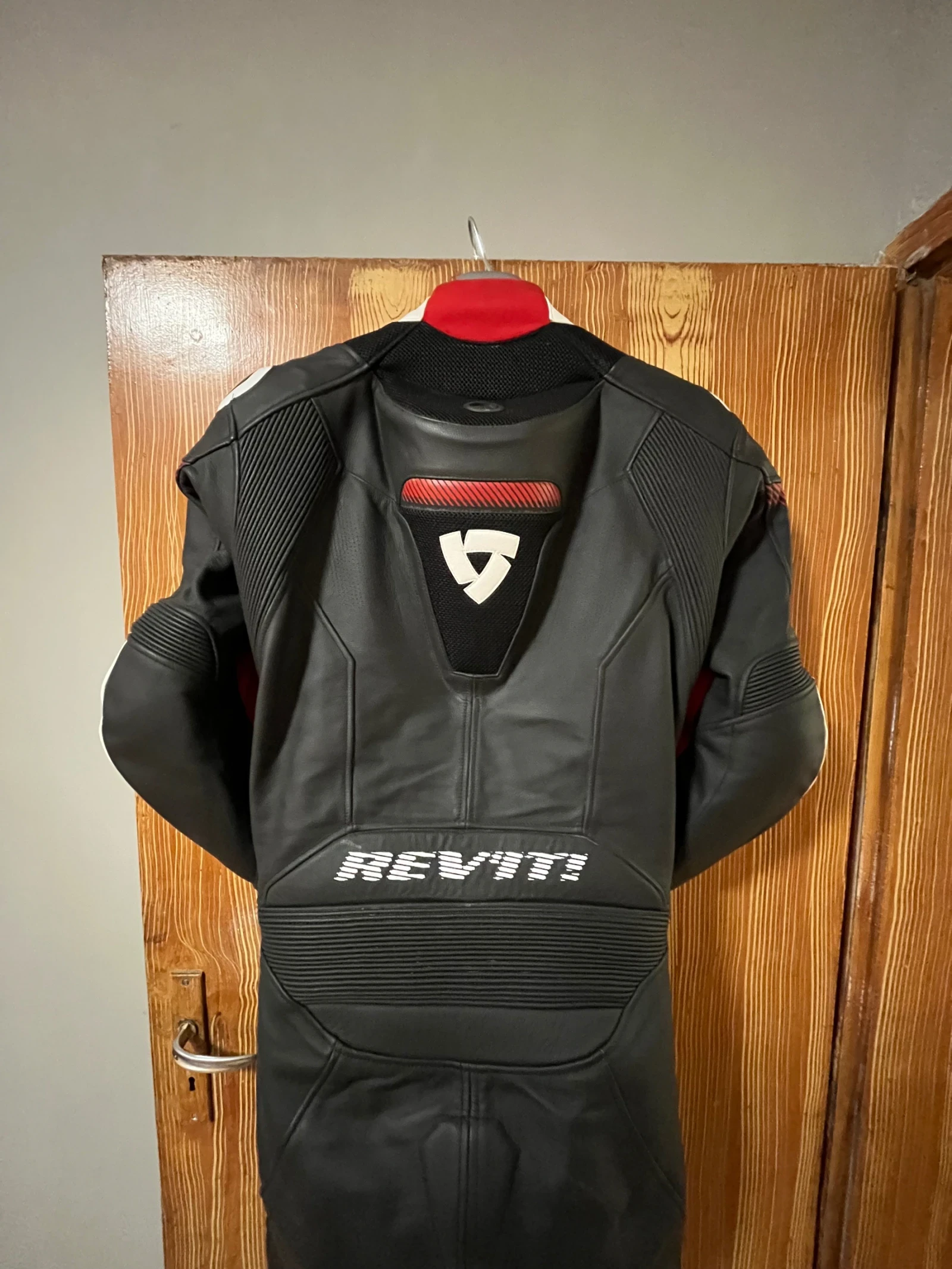    Revit 48 | Mobile.bg   4