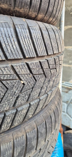 Гуми Зимни 285/45R19, снимка 3
