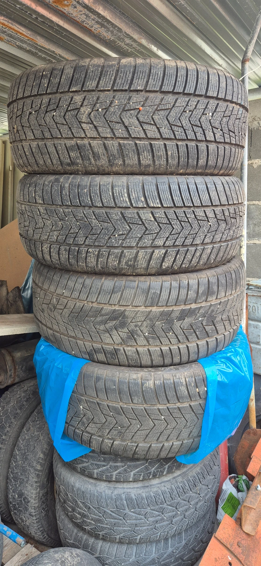 Гуми Зимни 285/45R19