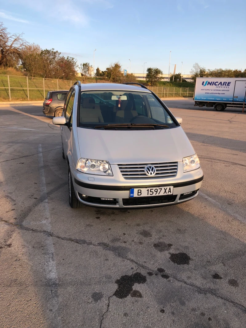 VW Sharan 1.8, снимка 2 - Автомобили и джипове - 47872016