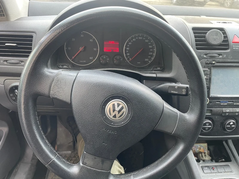 VW Golf, снимка 1 - Автомобили и джипове - 48678771