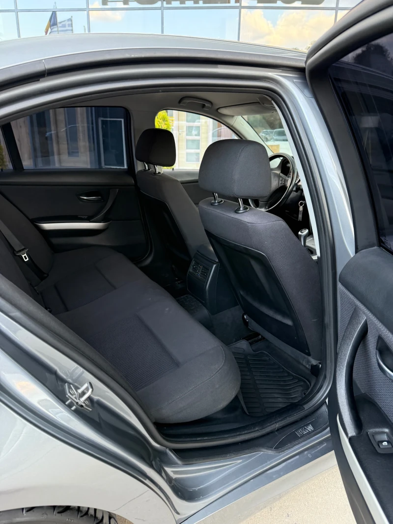 BMW 320, снимка 9 - Автомобили и джипове - 51843246