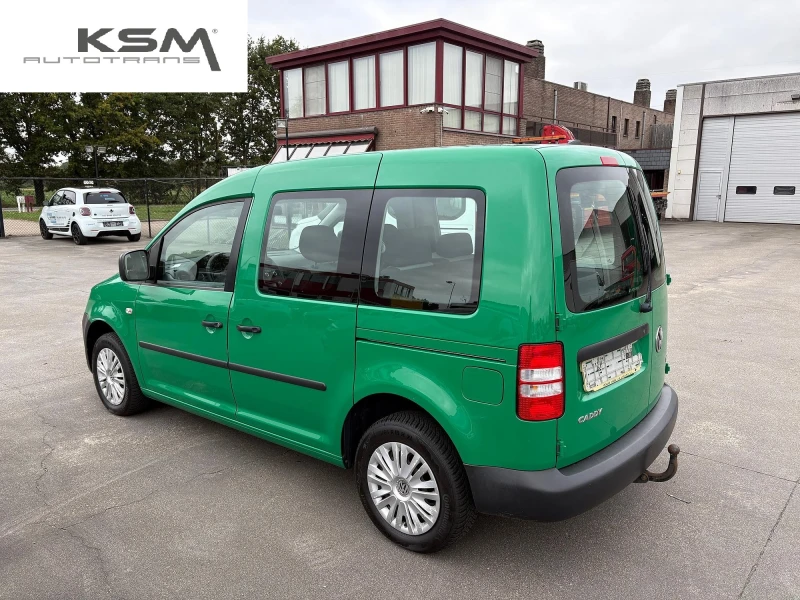 VW Caddy 1.6 CR TDi, снимка 10 - Автомобили и джипове - 51902450