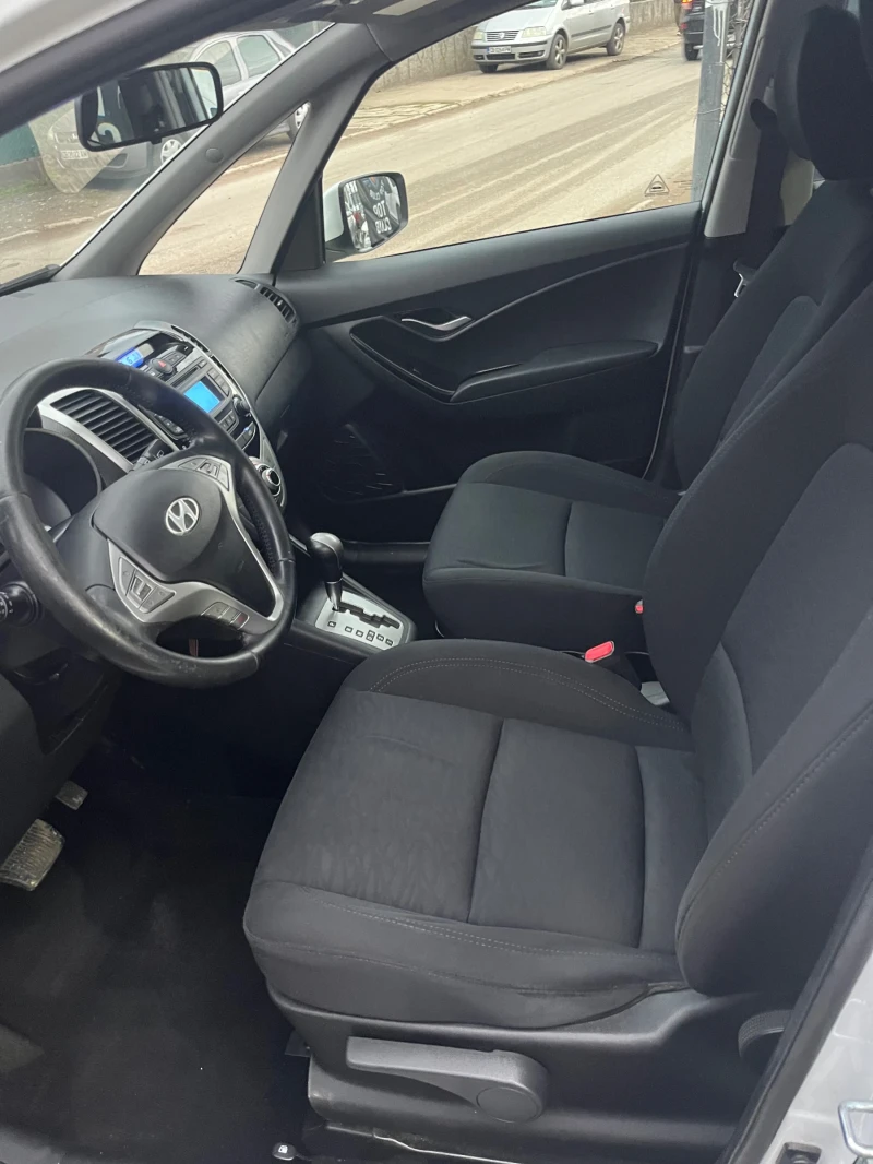 Hyundai Ix20 1.6i - Automatic - Panorama - SWISS , снимка 7 - Автомобили и джипове - 53077519