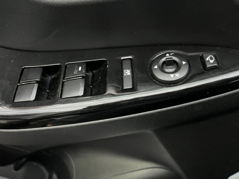 Hyundai Ix20 1.6i - Automatic - Panorama - SWISS , снимка 13 - Автомобили и джипове - 53077519