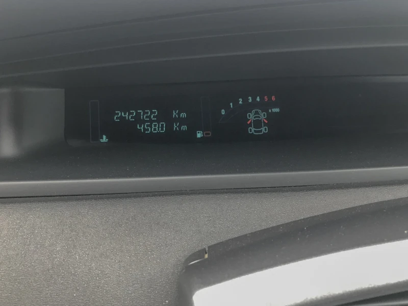 Renault Scenic, снимка 12 - Автомобили и джипове - 53294934