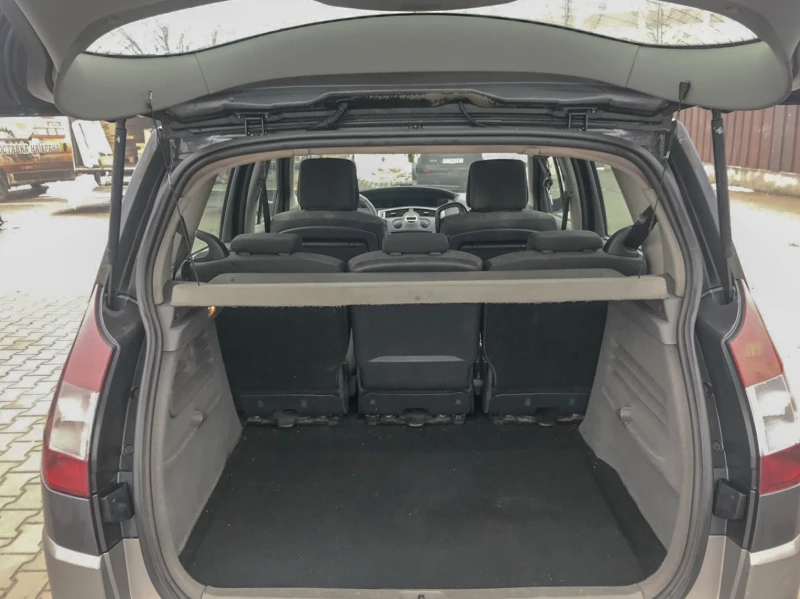 Renault Scenic, снимка 11 - Автомобили и джипове - 53294934