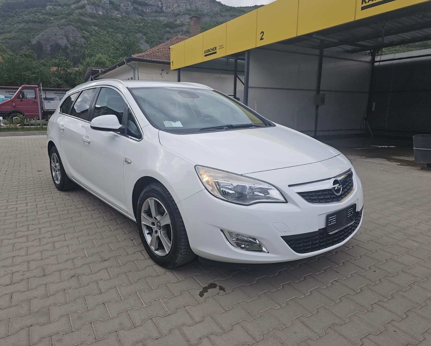 Opel Astra 1.7 CDTI 110PS.EURO 5A.COSMO.NAVI.ITALIA - изображение 1