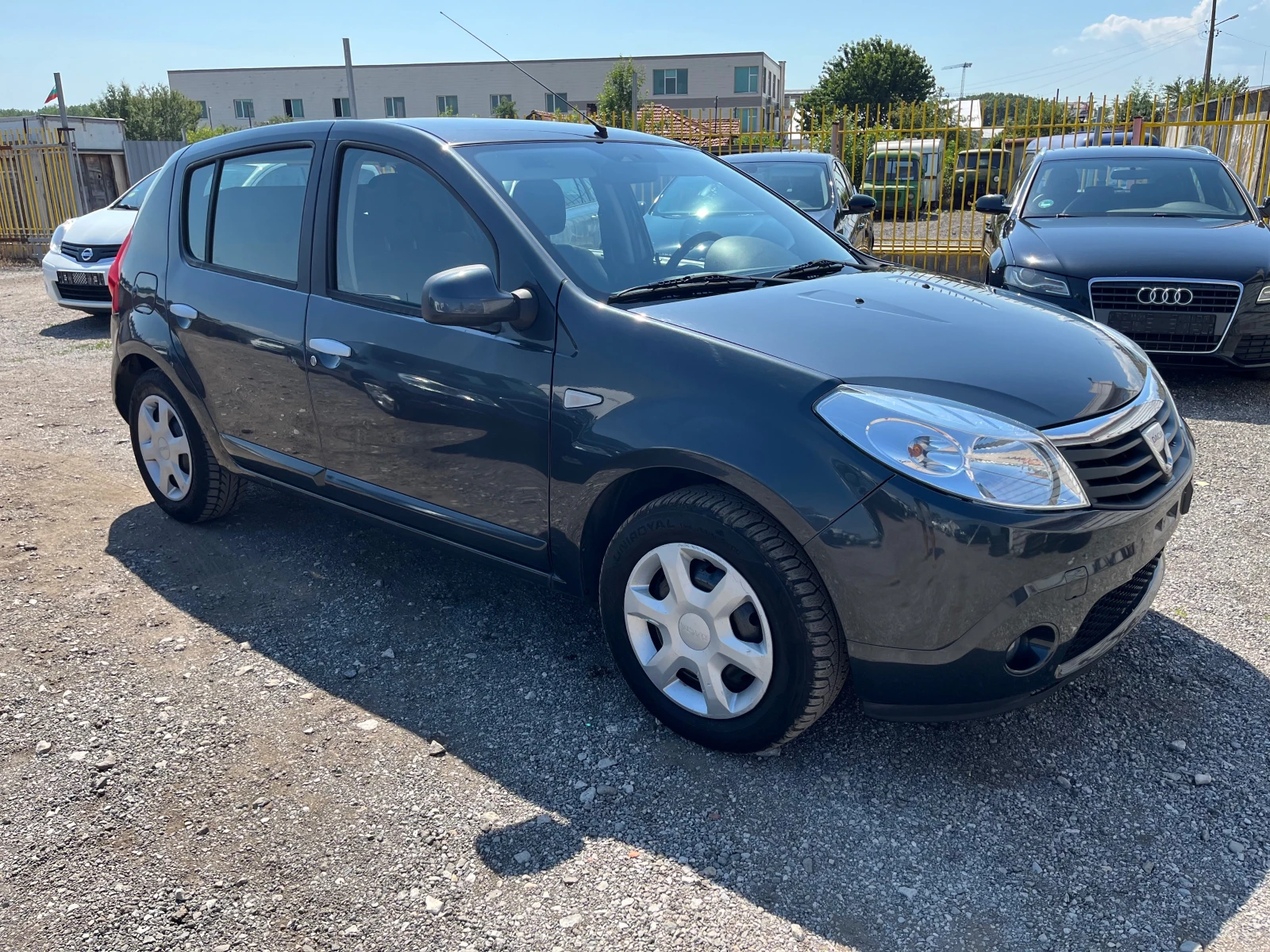Dacia Sandero 1.6i БЕНЗИН - изображение 3