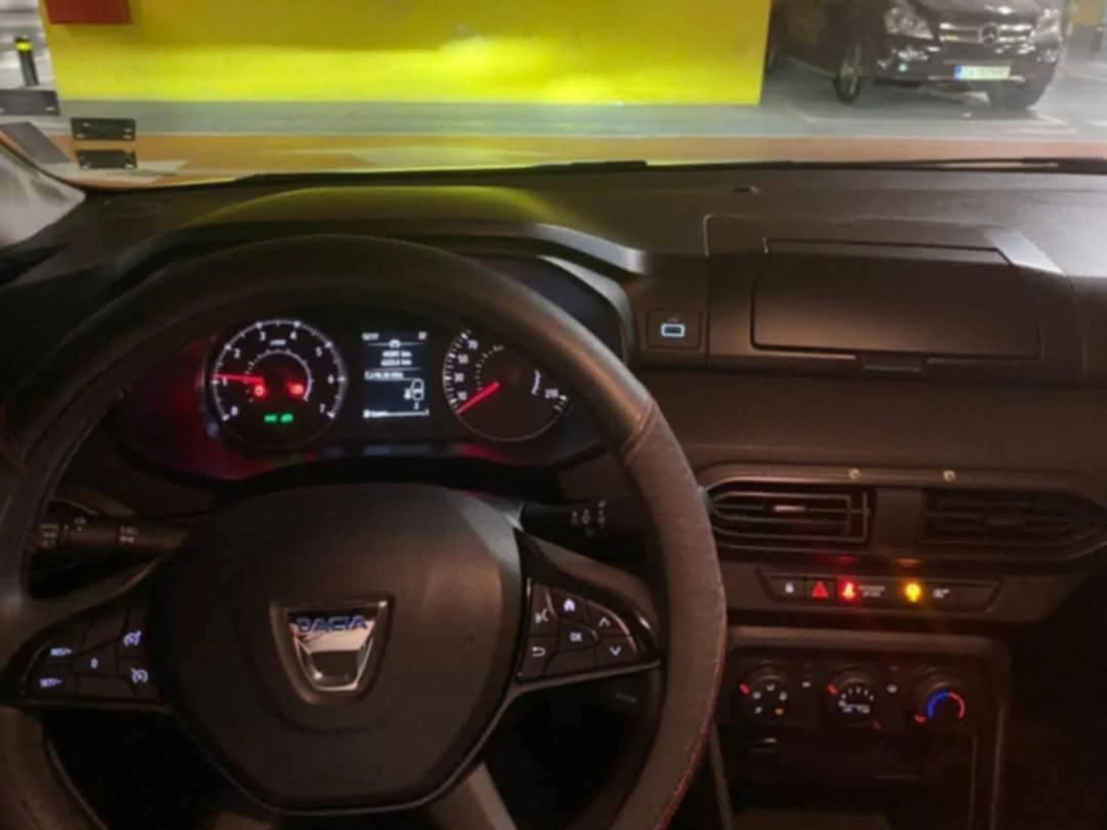 Dacia Sandero 1.0sce - изображение 4