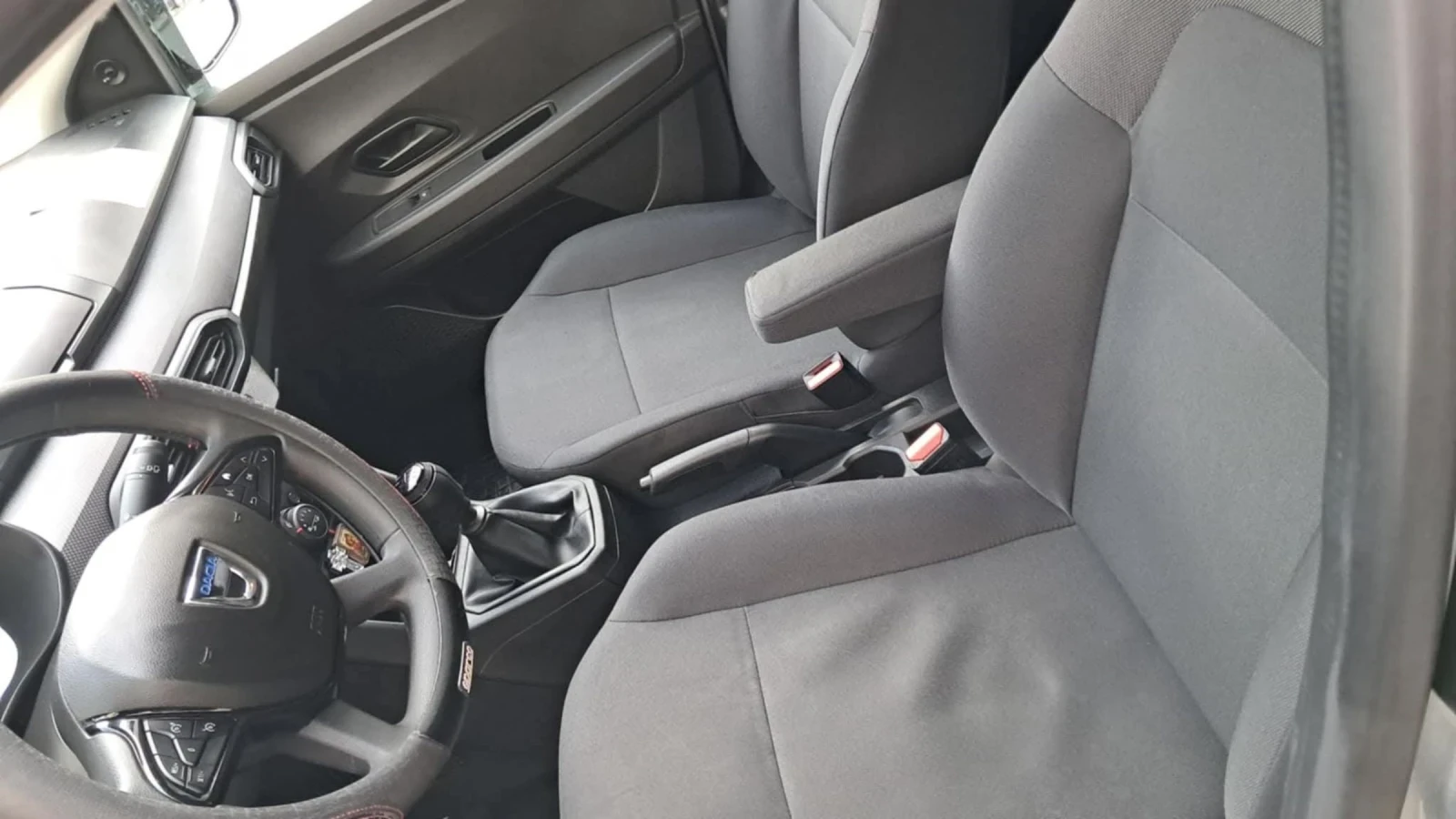 Dacia Sandero 1.0sce - изображение 5