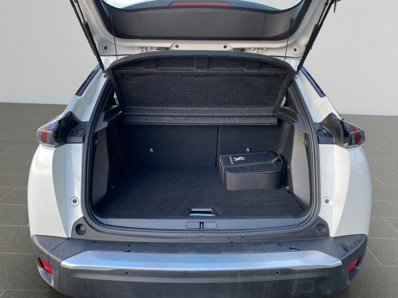 Peugeot 2008 Active Electric 100  136 .. | Mobile.bg   13