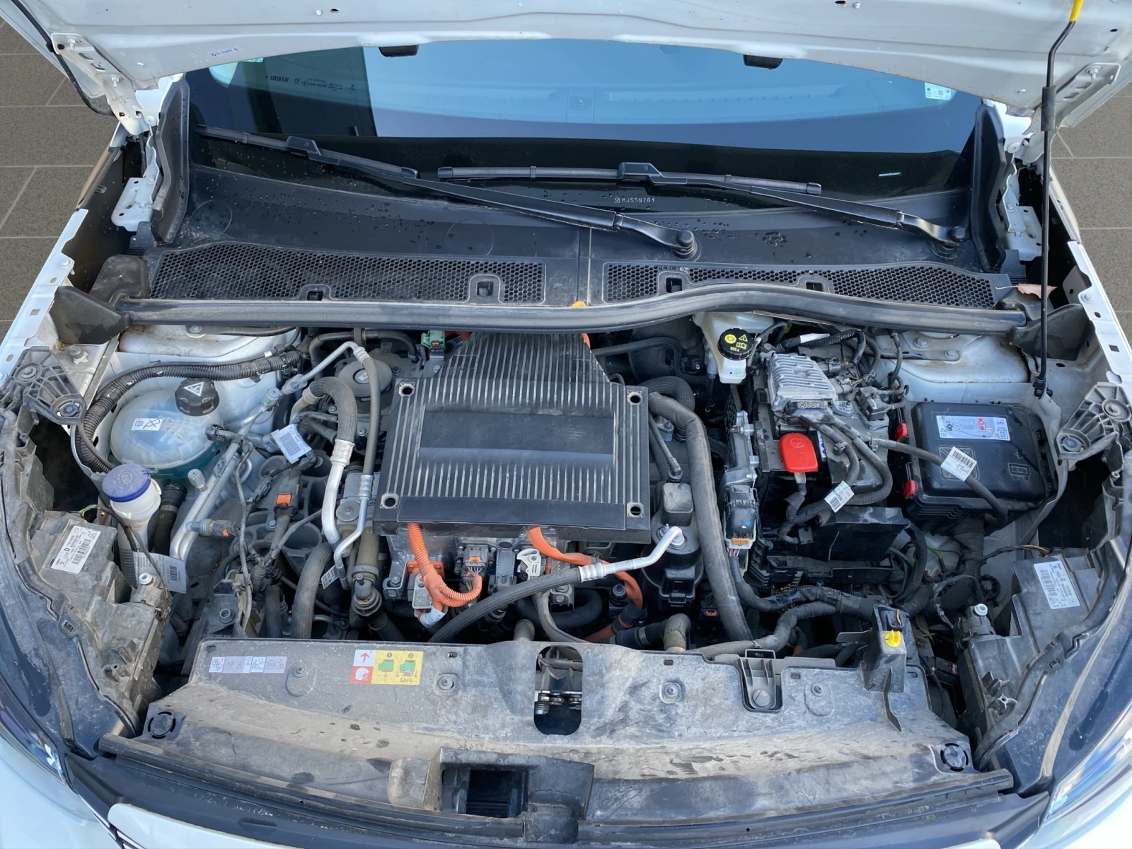 Peugeot 2008 Active Electric 100  136 .. | Mobile.bg   14