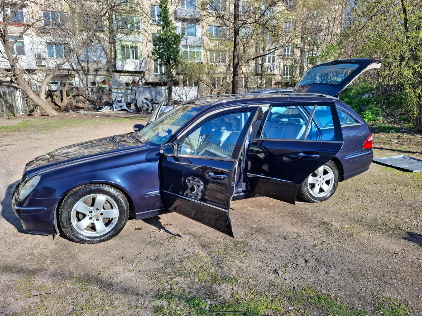 Mercedes-Benz E 280 Комби , снимка 8 - Автомобили и джипове - 54140378