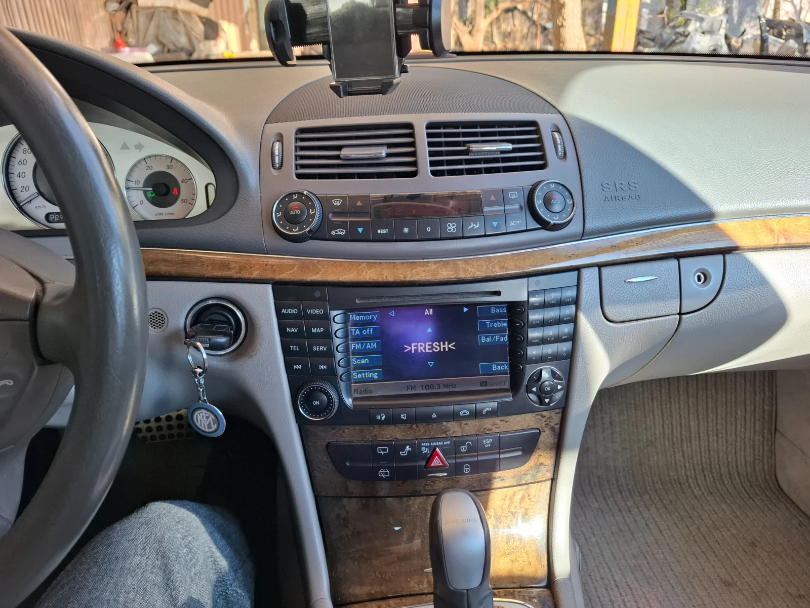 Mercedes-Benz E 280 Комби , снимка 6 - Автомобили и джипове - 54140378