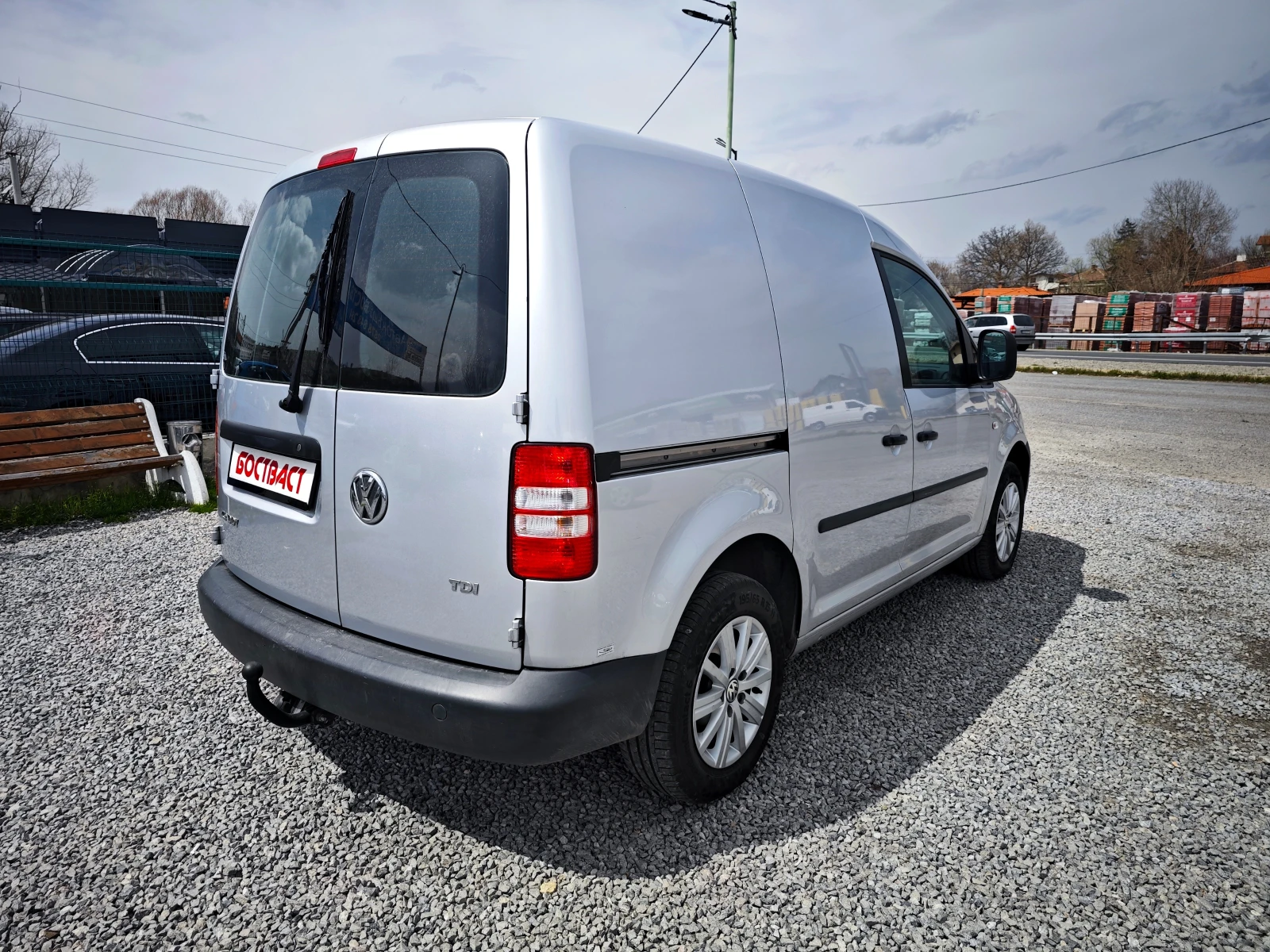 VW Caddy 1.6 TDi Euro 5, снимка 5 - Автомобили и джипове - 54201681