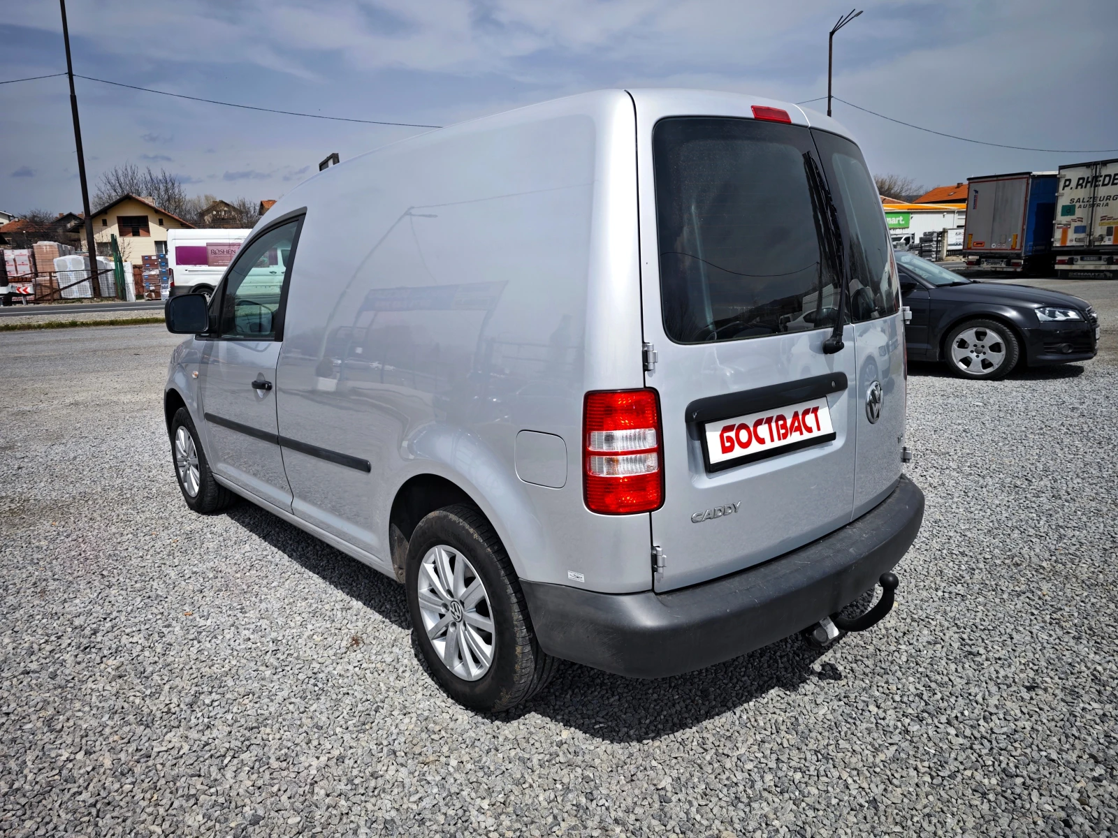 VW Caddy 1.6 TDi Euro 5, снимка 3 - Автомобили и джипове - 54201681