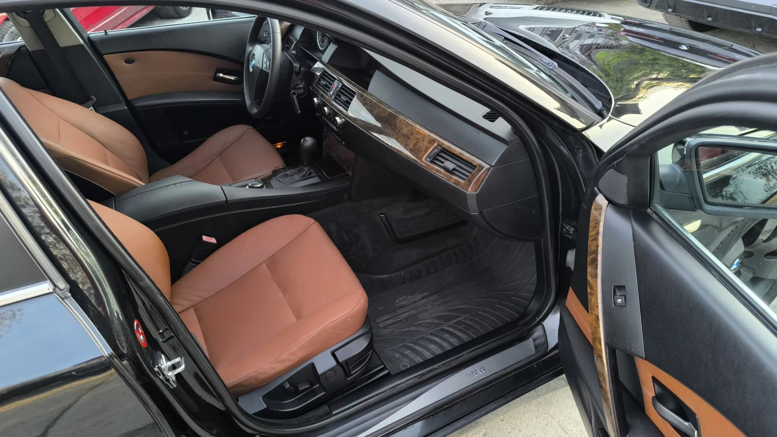 BMW 525 3.0D АВТОМАТ НАВИ КОЖА, снимка 10 - Автомобили и джипове - 54335229