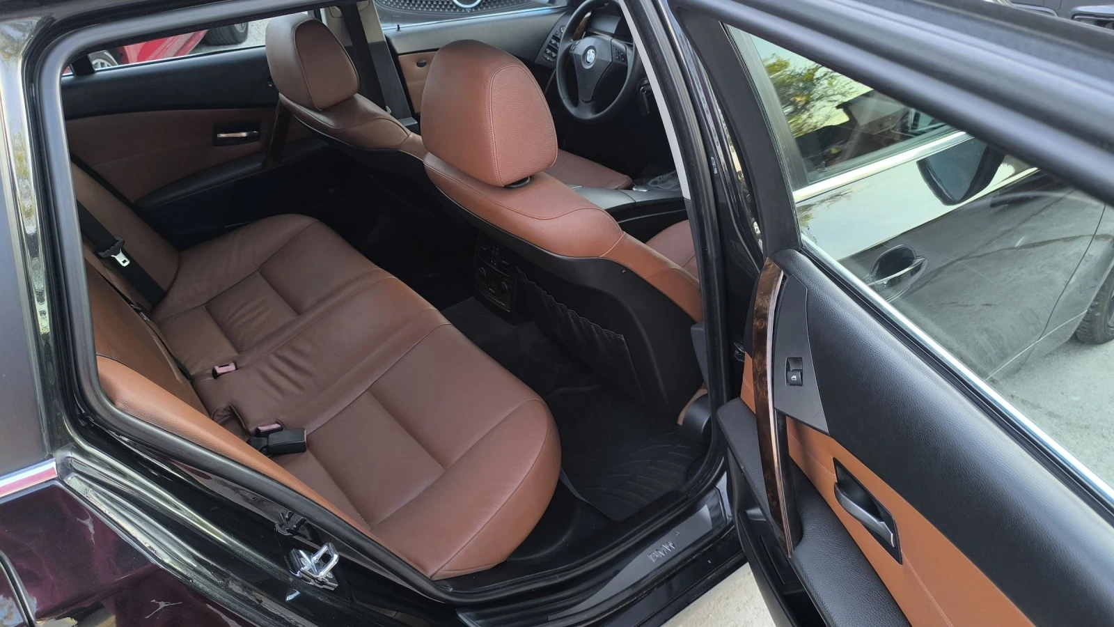 BMW 525 3.0D АВТОМАТ НАВИ КОЖА, снимка 9 - Автомобили и джипове - 54335229