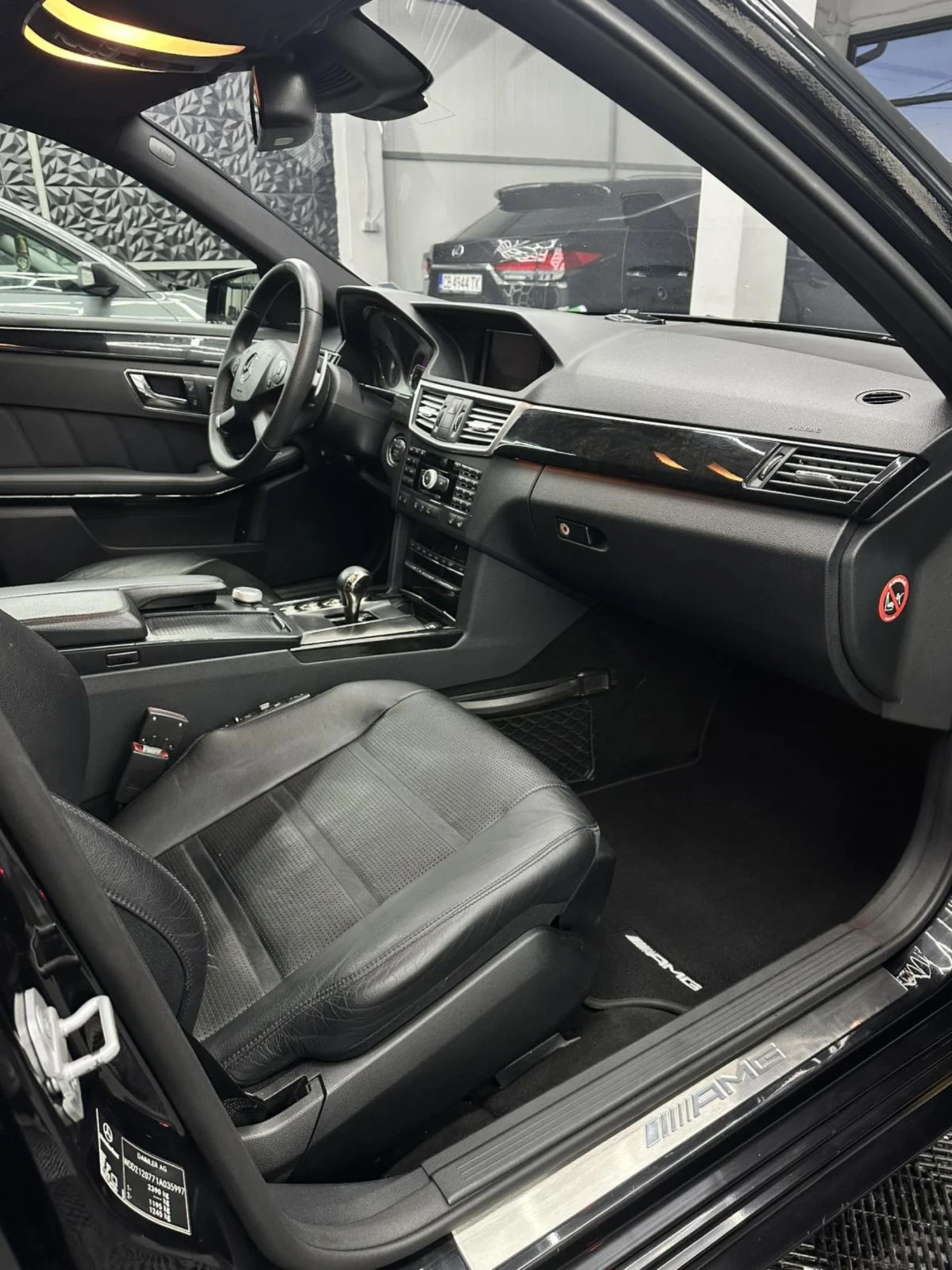 Mercedes-Benz E 63 AMG, снимка 8 - Автомобили и джипове - 54573956
