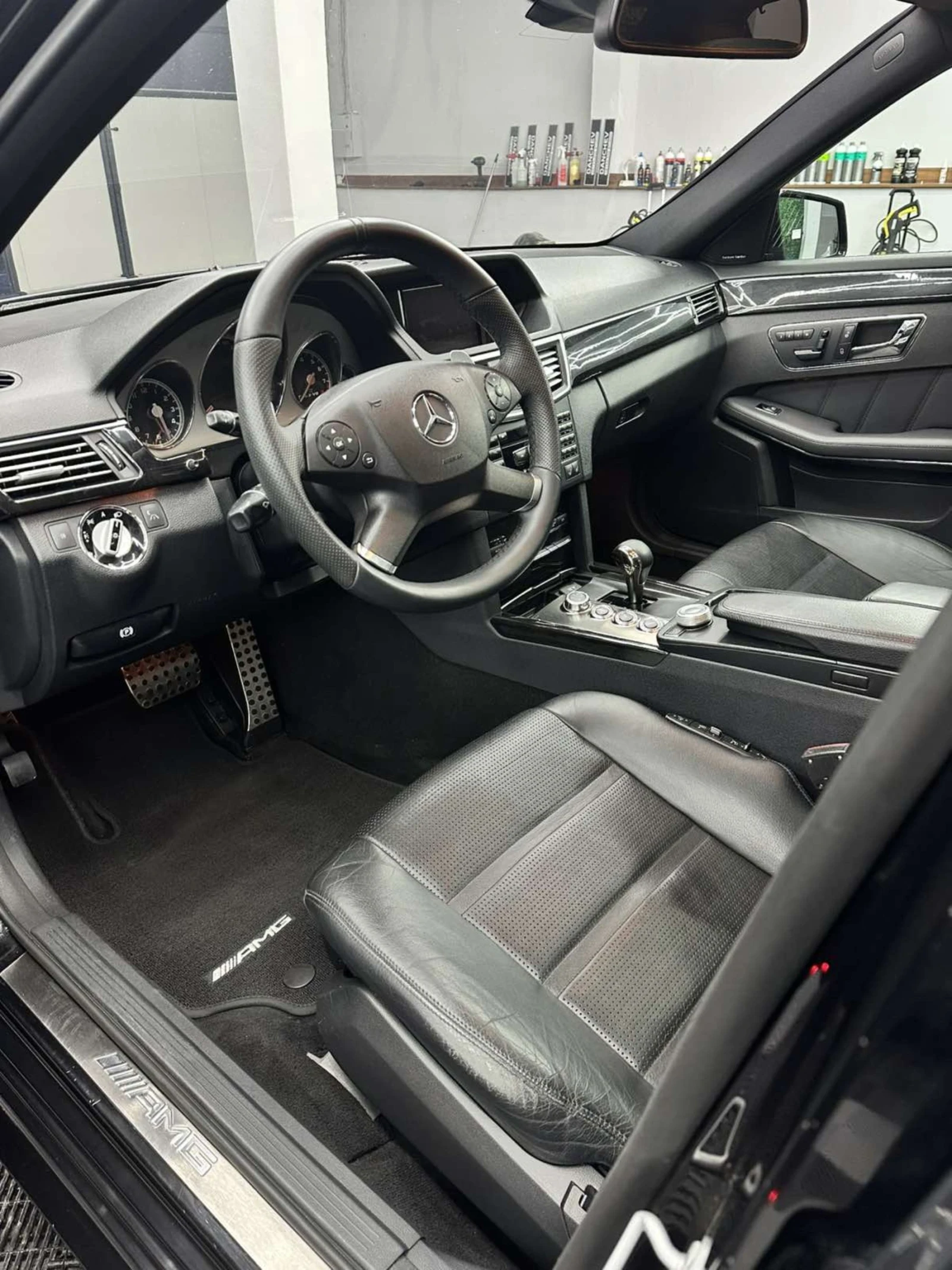 Mercedes-Benz E 63 AMG, снимка 4 - Автомобили и джипове - 54573956