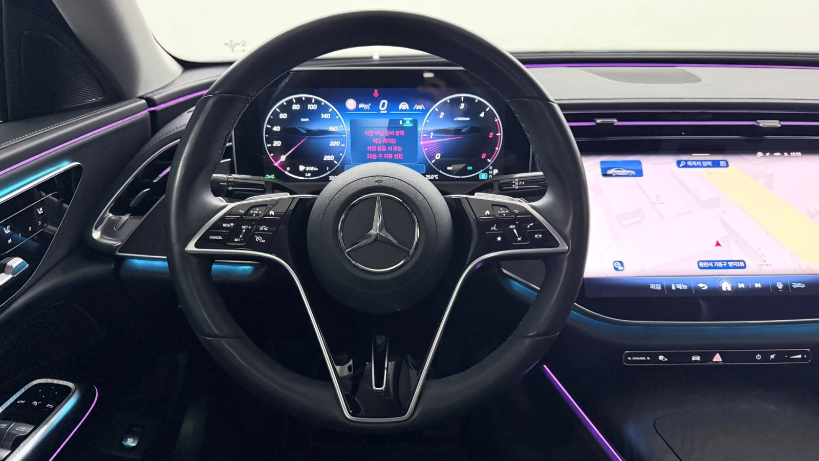 Mercedes-Benz E 220 4MATIC/ОБДУХВАНЕ/ПАНОРАМА/ДИСТРОНИК/360, снимка 7 - Автомобили и джипове - 55404627