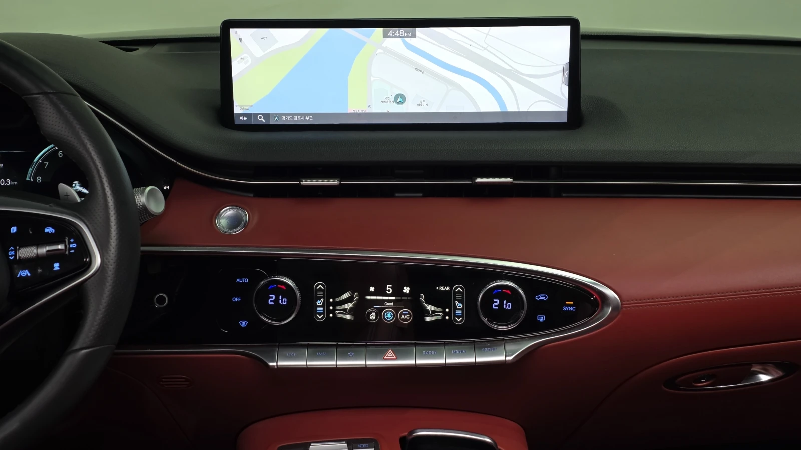 Genesis GV70 2.5* BLIND SPOT* HUD* ЕЛ. БАГАЖНИК* ЛЮК* КРАЙНА ЦЕ, снимка 13 - Автомобили и джипове - 55496100