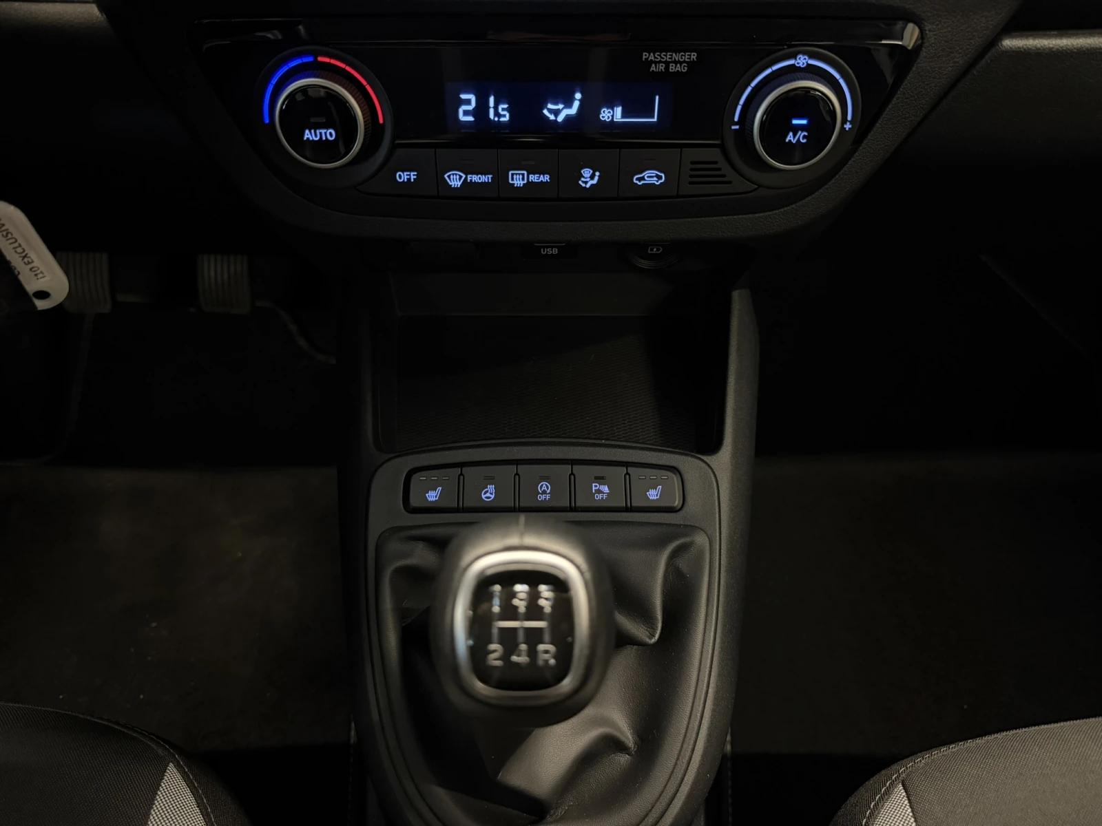 Hyundai I10 EXCLUSIVE, снимка 14 - Автомобили и джипове - 55935288