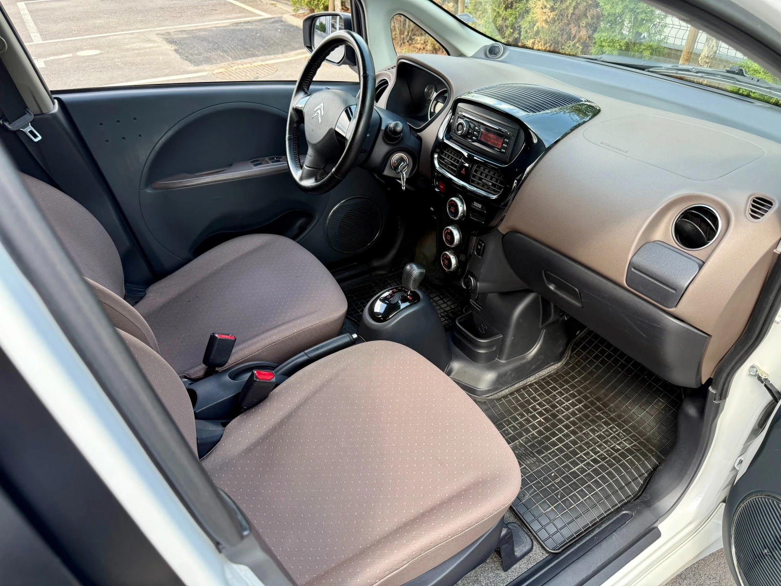 Citroen C - Zero, снимка 10 - Автомобили и джипове - 56595580