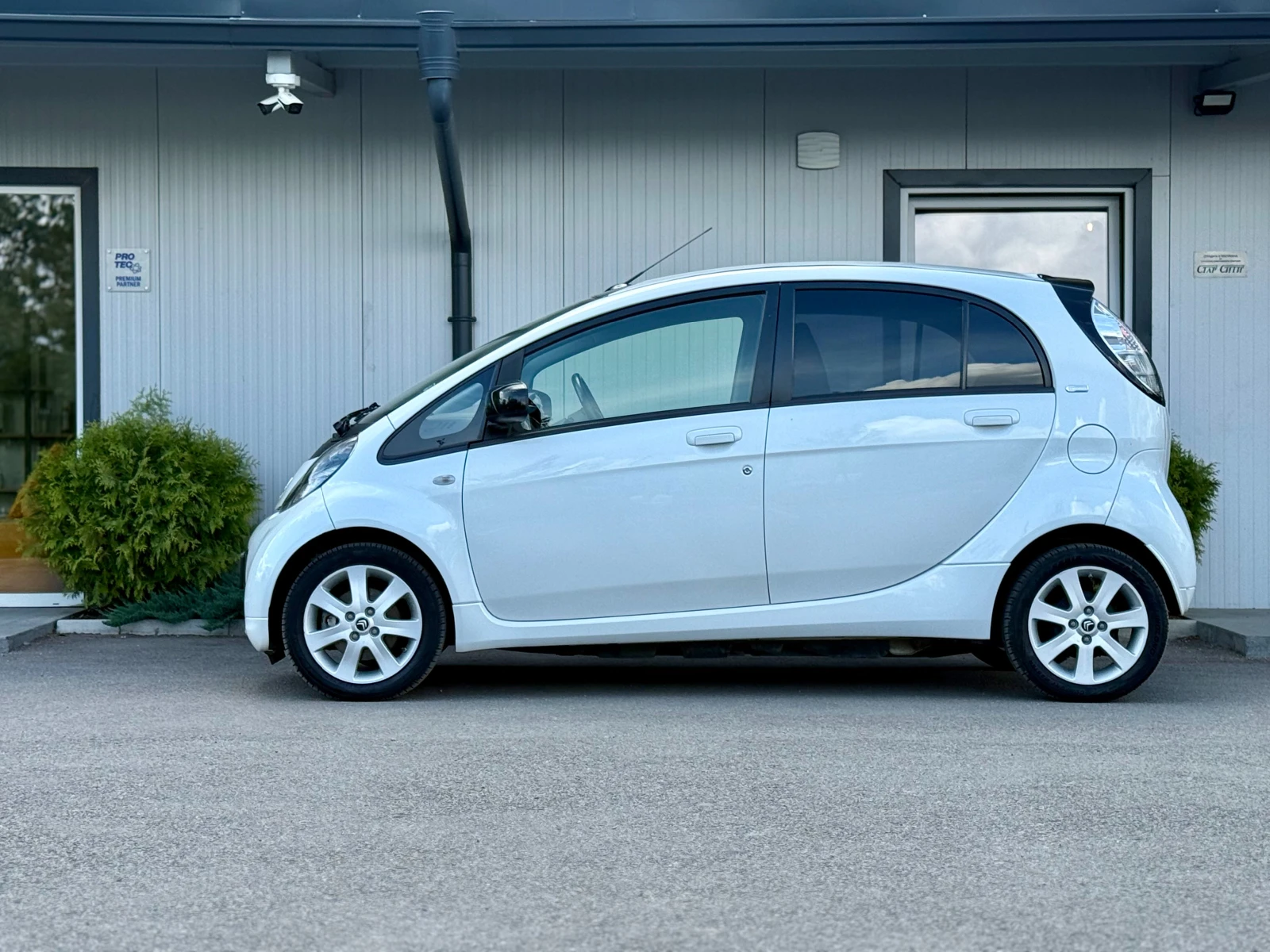 Citroen C - Zero, снимка 8 - Автомобили и джипове - 56595580