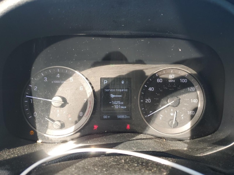 Hyundai Tucson 2.4L 4 Front-wheel Drive, снимка 11 - Автомобили и джипове - 46368883
