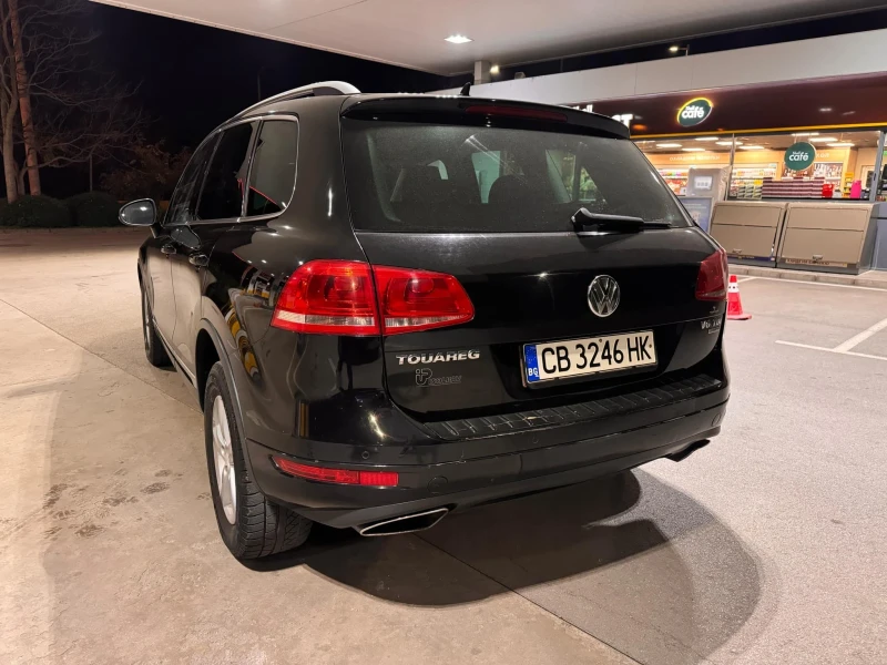 VW Touareg 3.0TDI * NAVI* ПУРЖИНИ* TOP, снимка 2 - Автомобили и джипове - 48120406