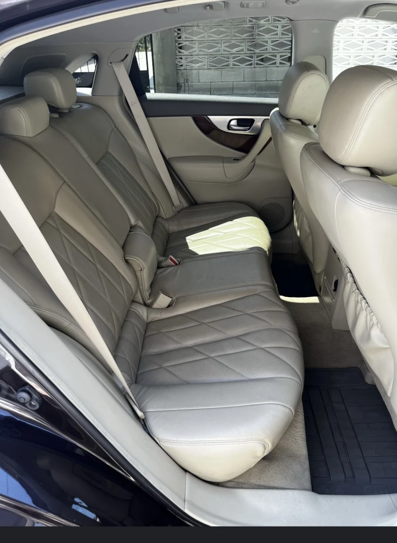 Infiniti Fx 30 S, снимка 8 - Автомобили и джипове - 52532310