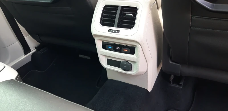VW Tiguan Highline, снимка 11 - Автомобили и джипове - 52957653